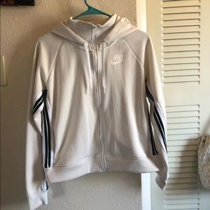 NWOT Nike sweater